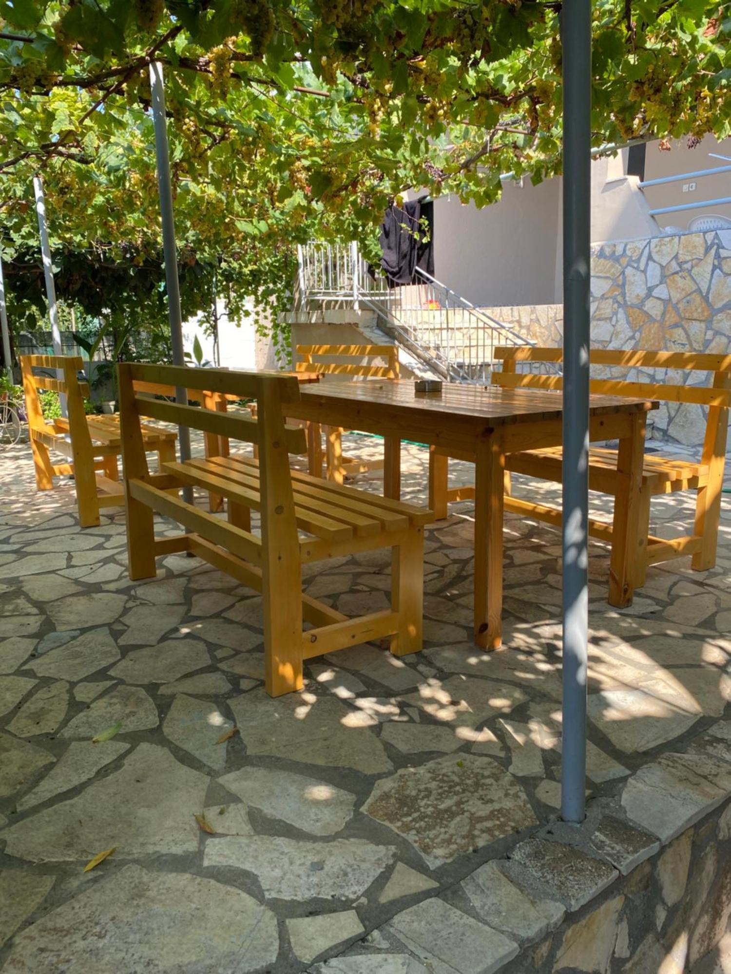 Rapo Apartment Himare